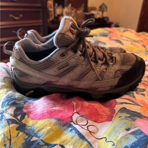 Merrell  Moab2 Waterproof Hiking Shoes size 9- women’s- no inserts